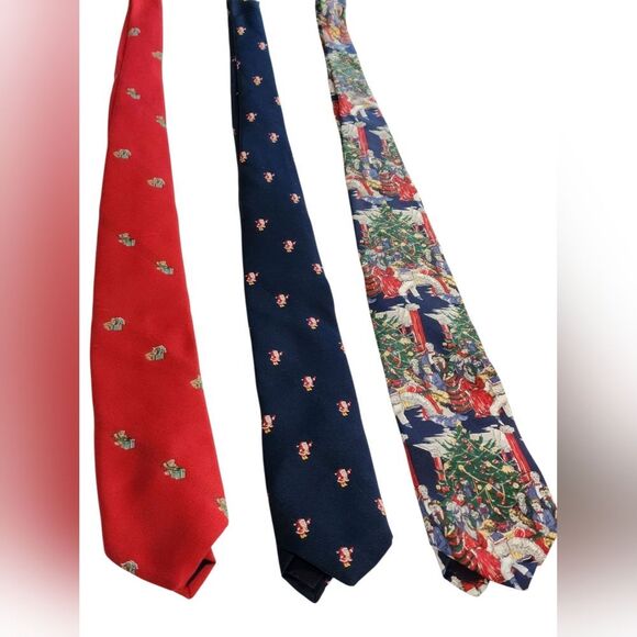 Vintage Men's Christmas Tie Bundle - Picture 2 of 9